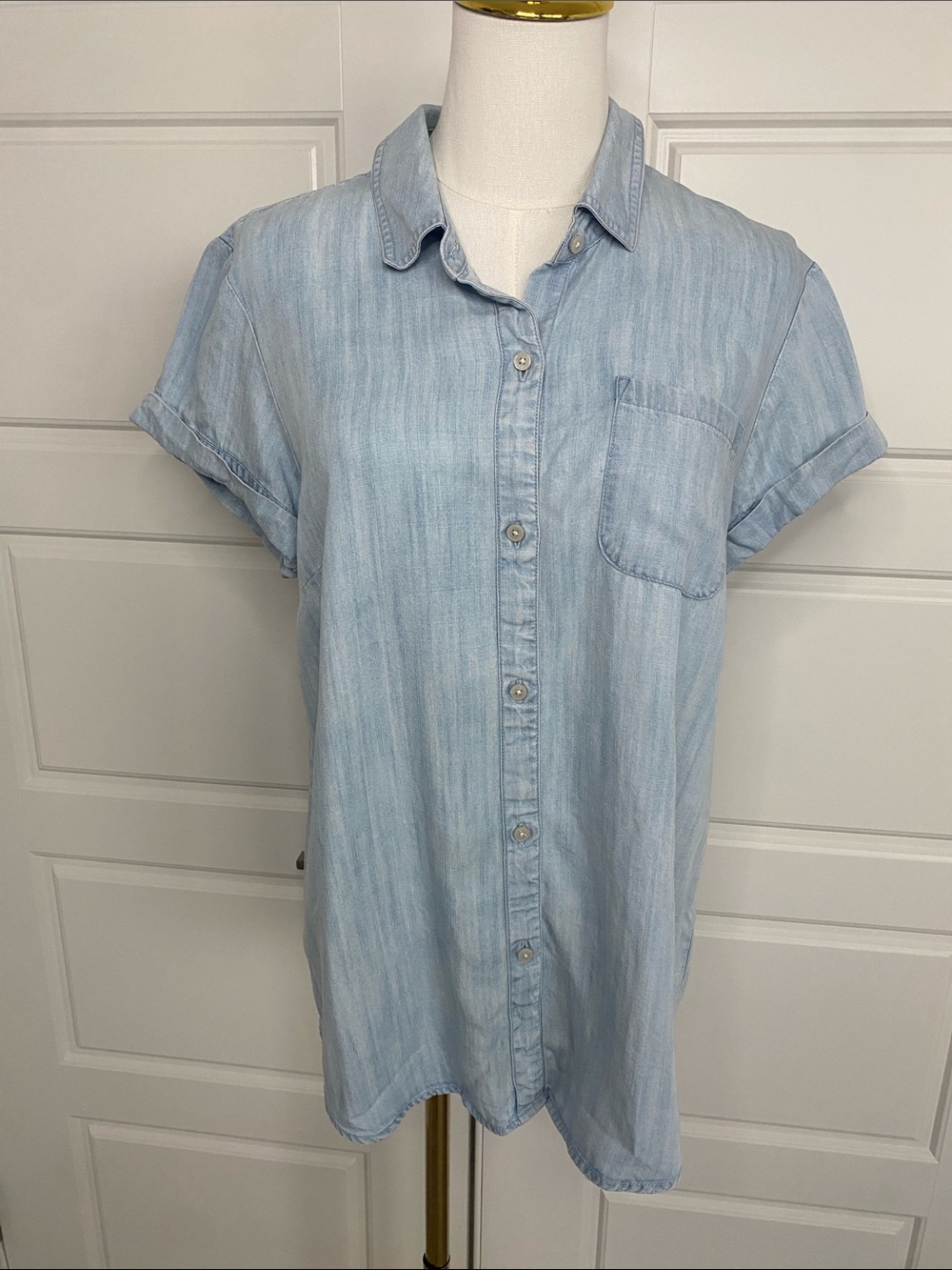 UNTUCKit Jasmine Tencel Chambray Button Down Shirt Blue Medium